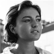 Frequentante l’ultimo anno di liceo classico con ottimi voti!